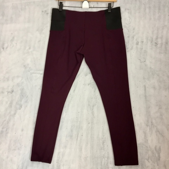 Kismet Workout Capris Size Large Purple with Stretch Panels Athleisure Pants - Picture 2 of 7